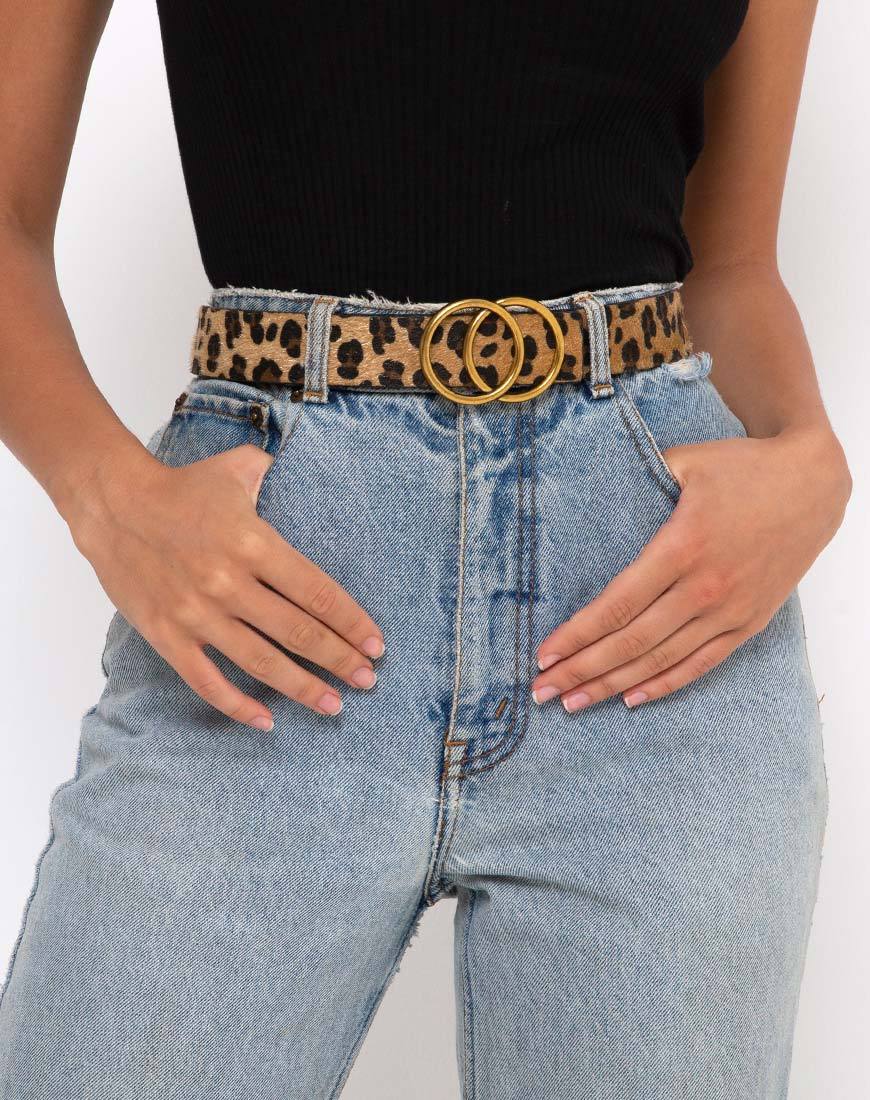 Leather belt with round buckle