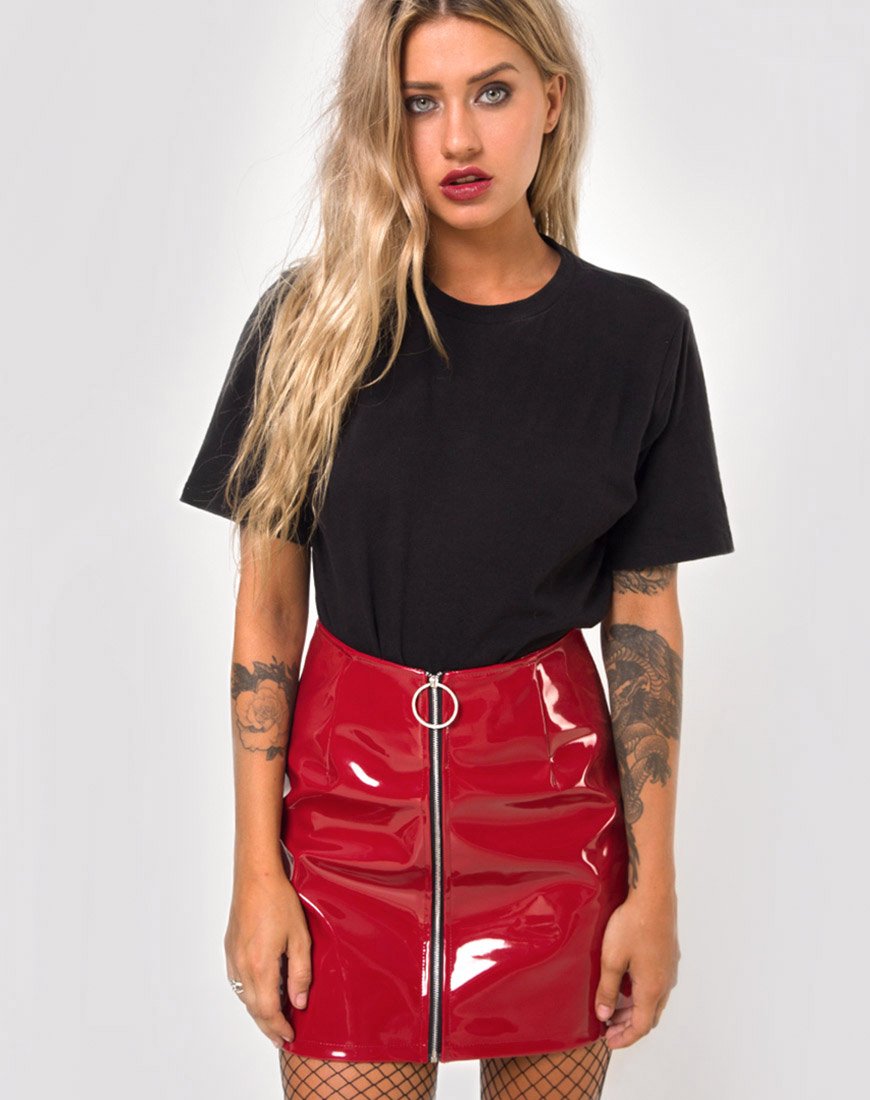 Vinyl skirt outlet with zip