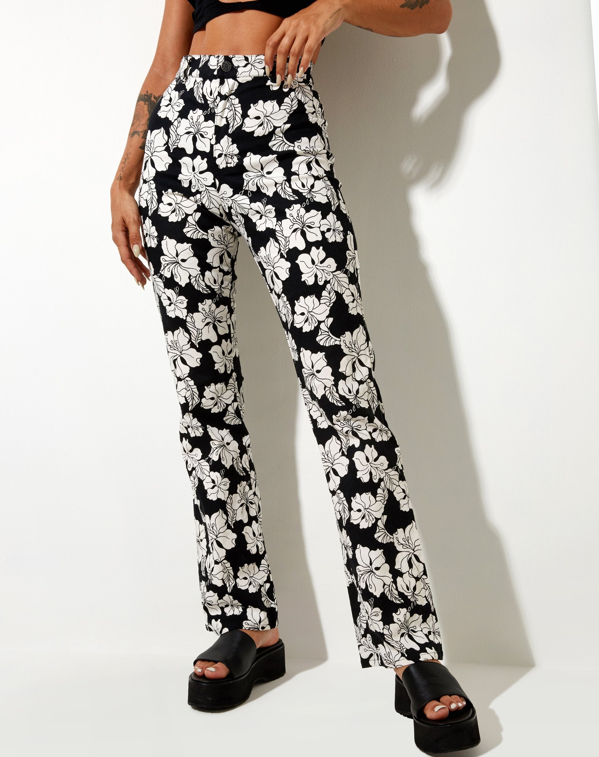 Image of Zoven Trouser in Vacation Black White