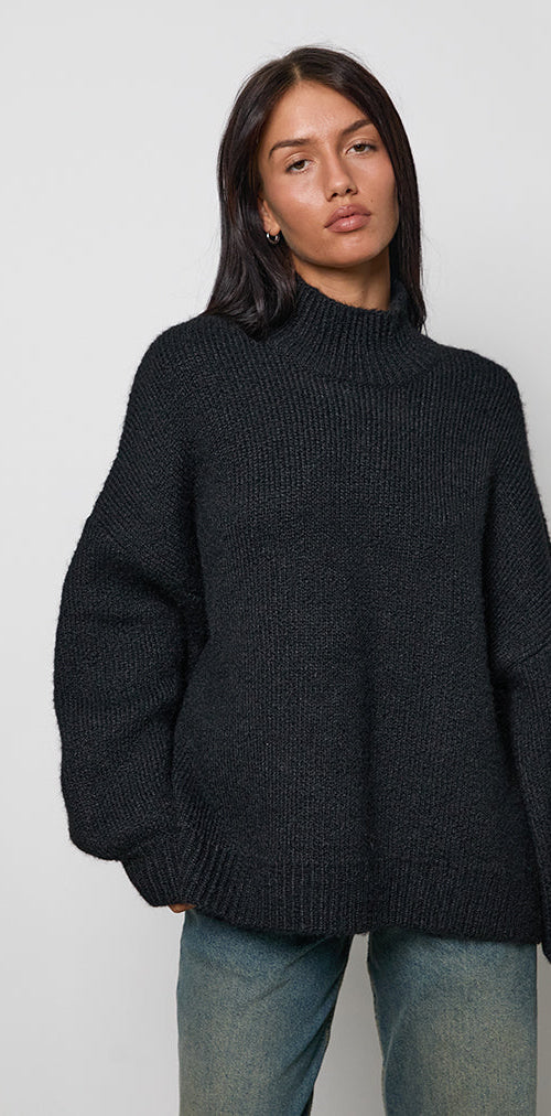 Image of Amato Oversized Jumper in Black