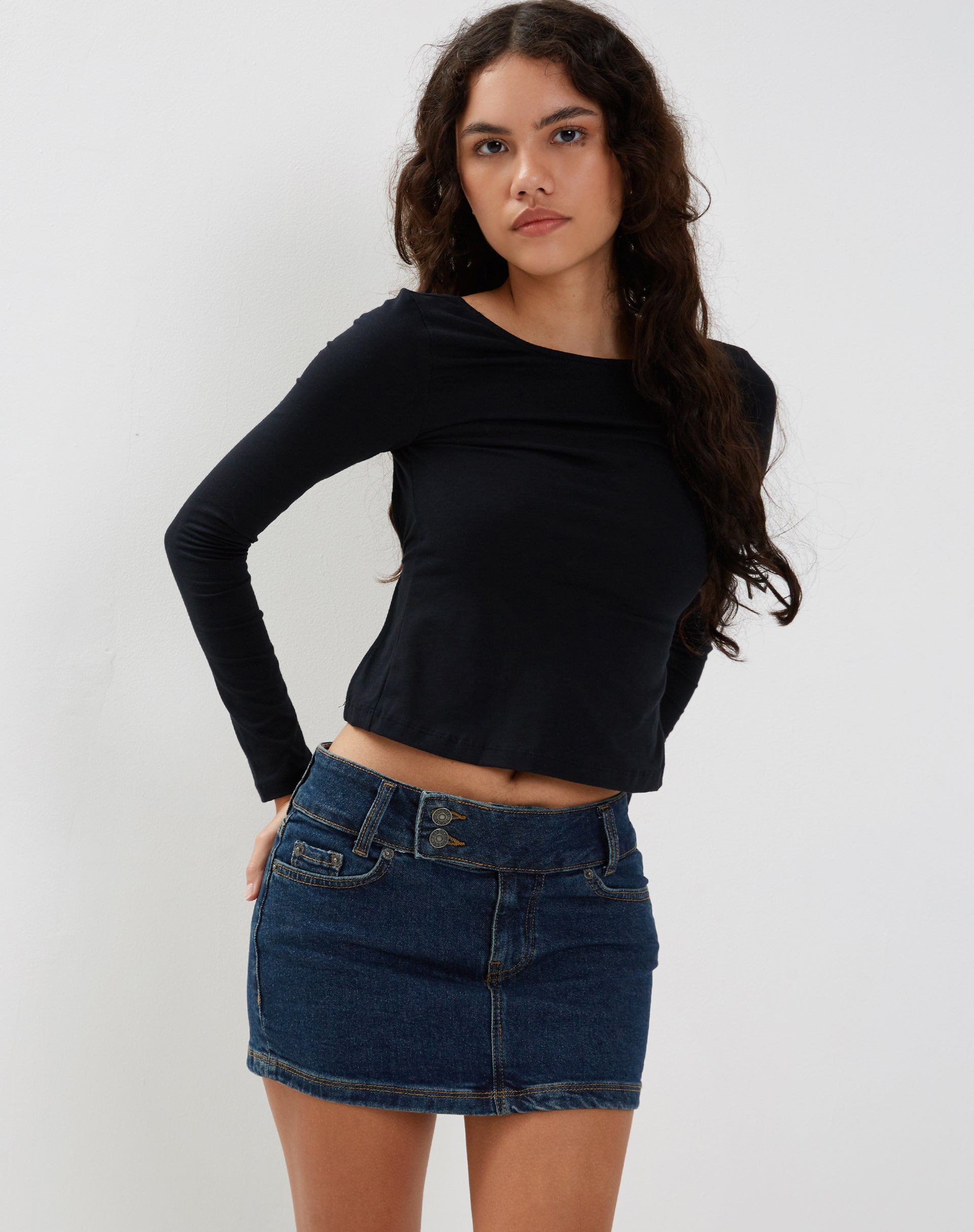 1980s Fashion Black Denim Skirt Outfit 80's Outfit Ideas