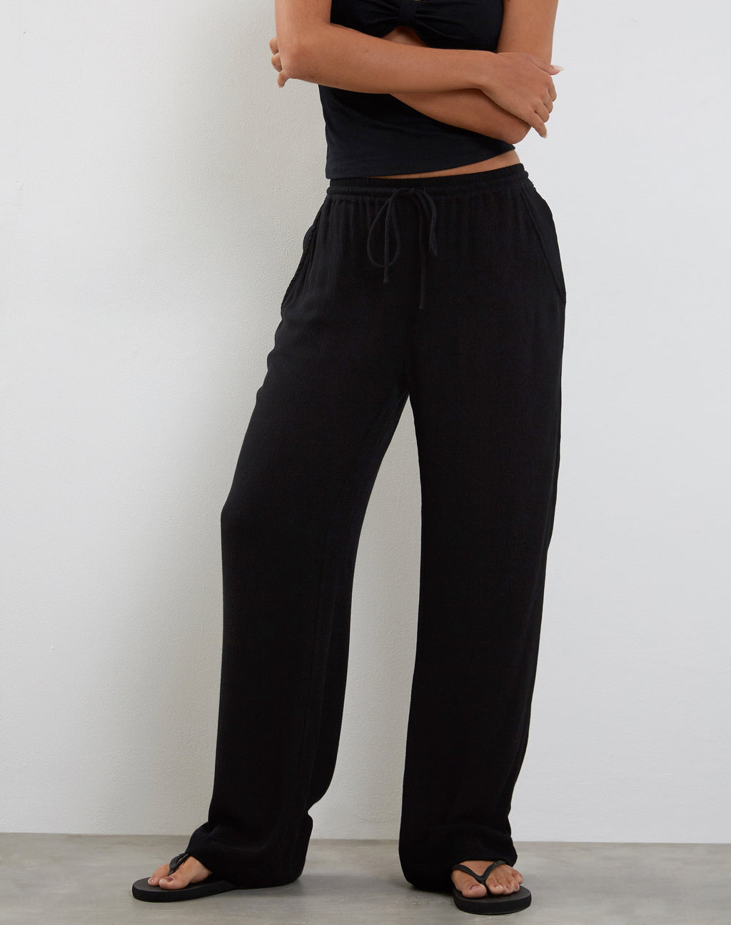Cisa Wide Leg Trouser in Crinkle Black