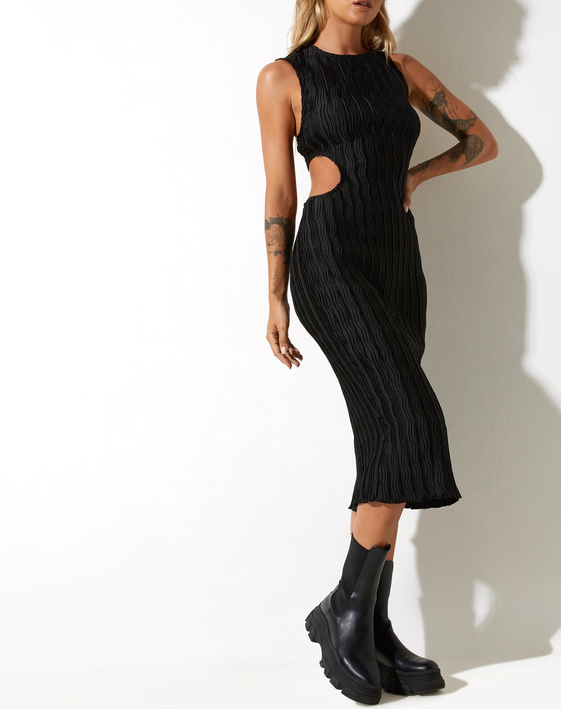 Estonia Midi Dress in Crinkle Black Estonia Midi Dress in Crinkle Black
