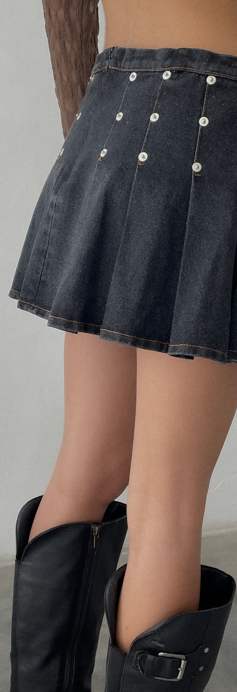 Women Black Washed Denim Pleated Mini Skirt