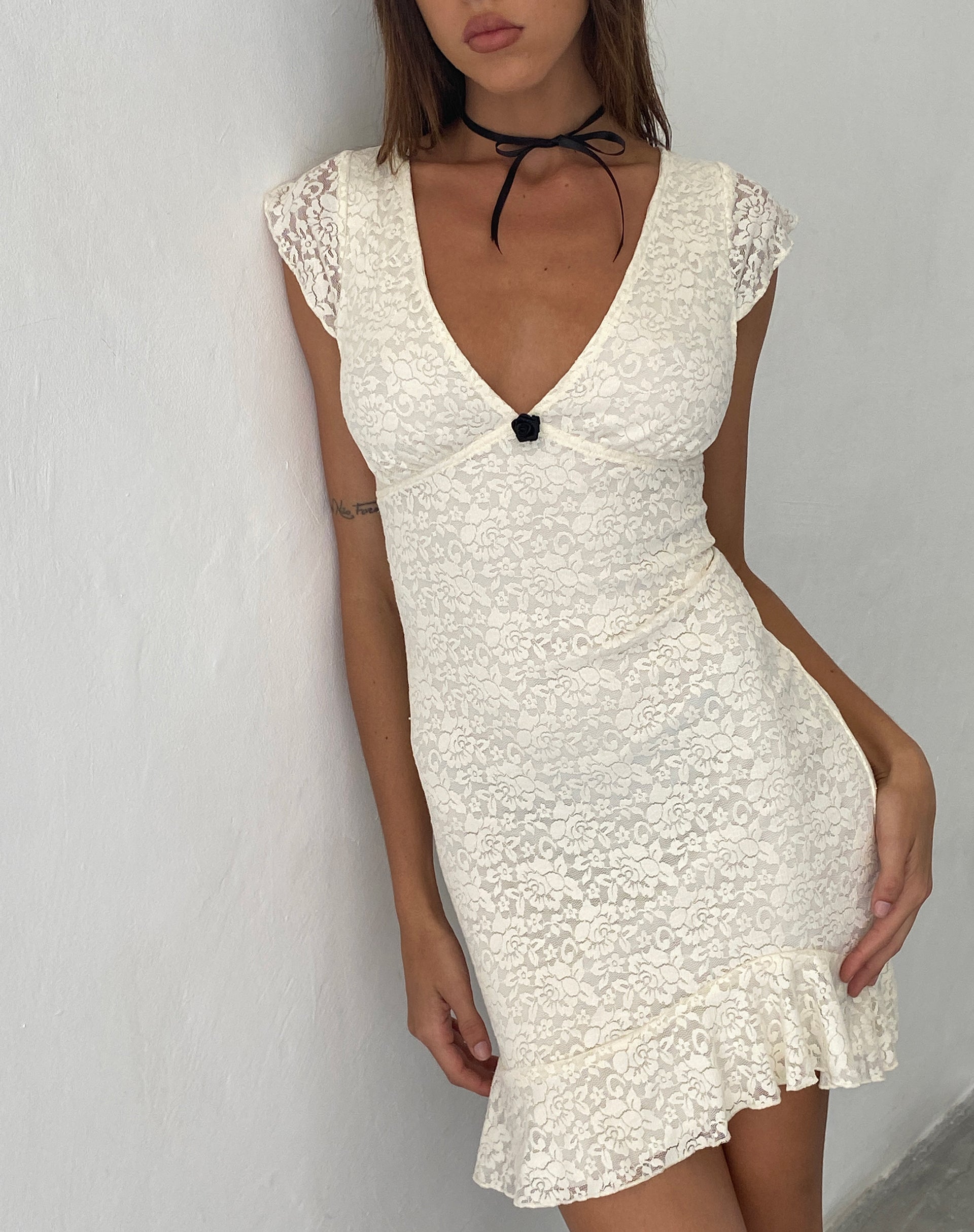 White lace up back hotsell frill hem bodycon dress