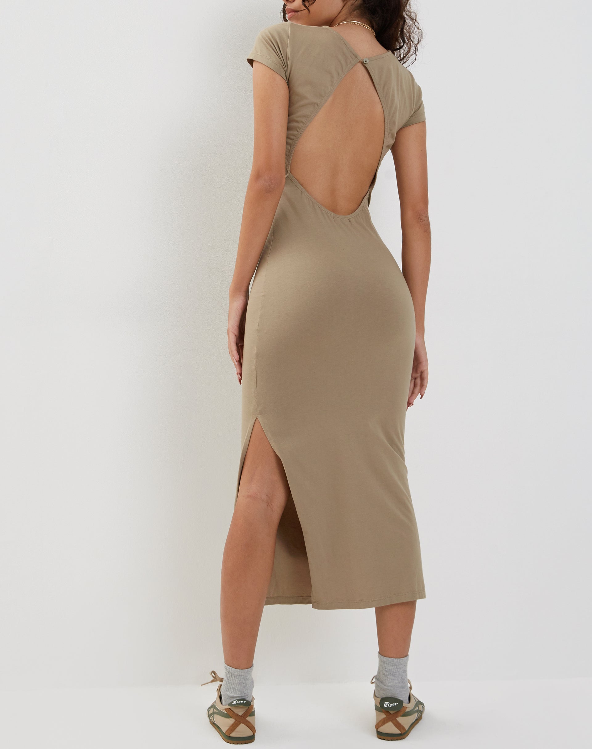 Kasor Open Back Midi Dress in London Fog Kasor Open Back Midi Dress in London Fog