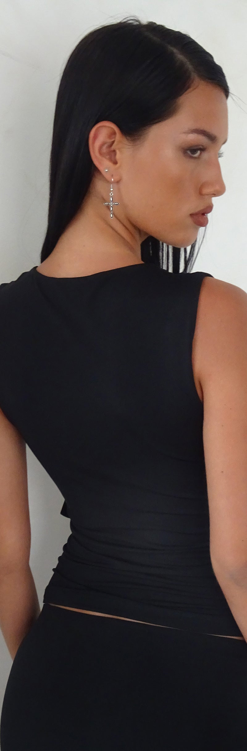 Slinky bow backless top