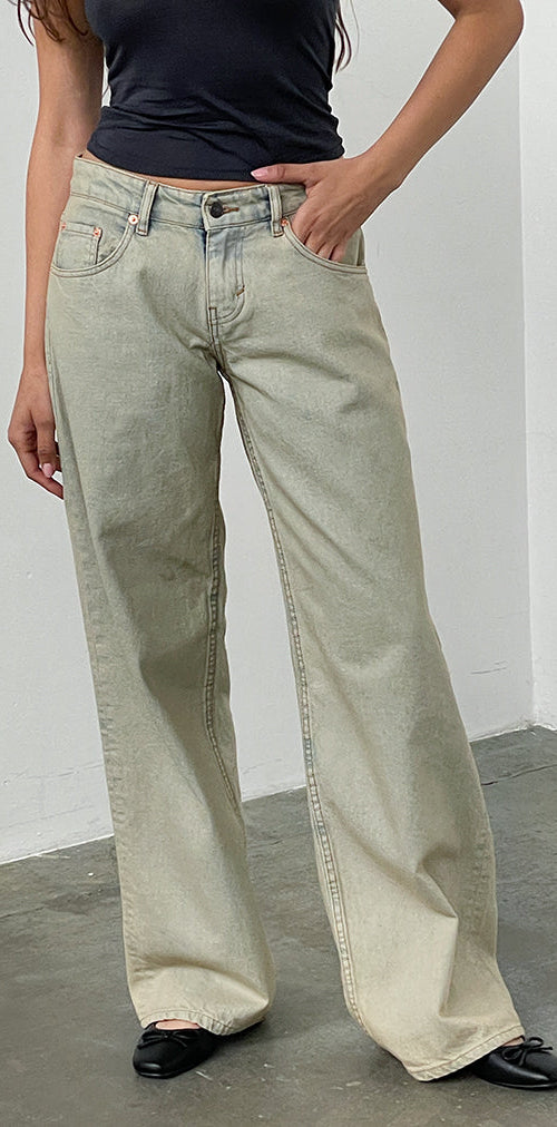 Image of Low Rise Roomy Jeans in Desert Sand Wash