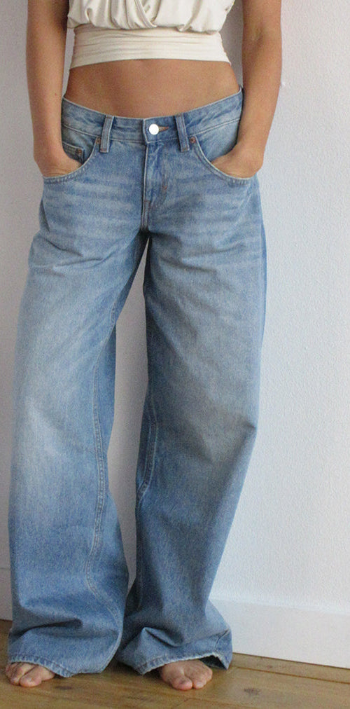 Image of Low Rise Roomy Jeans in Bright Blue Used