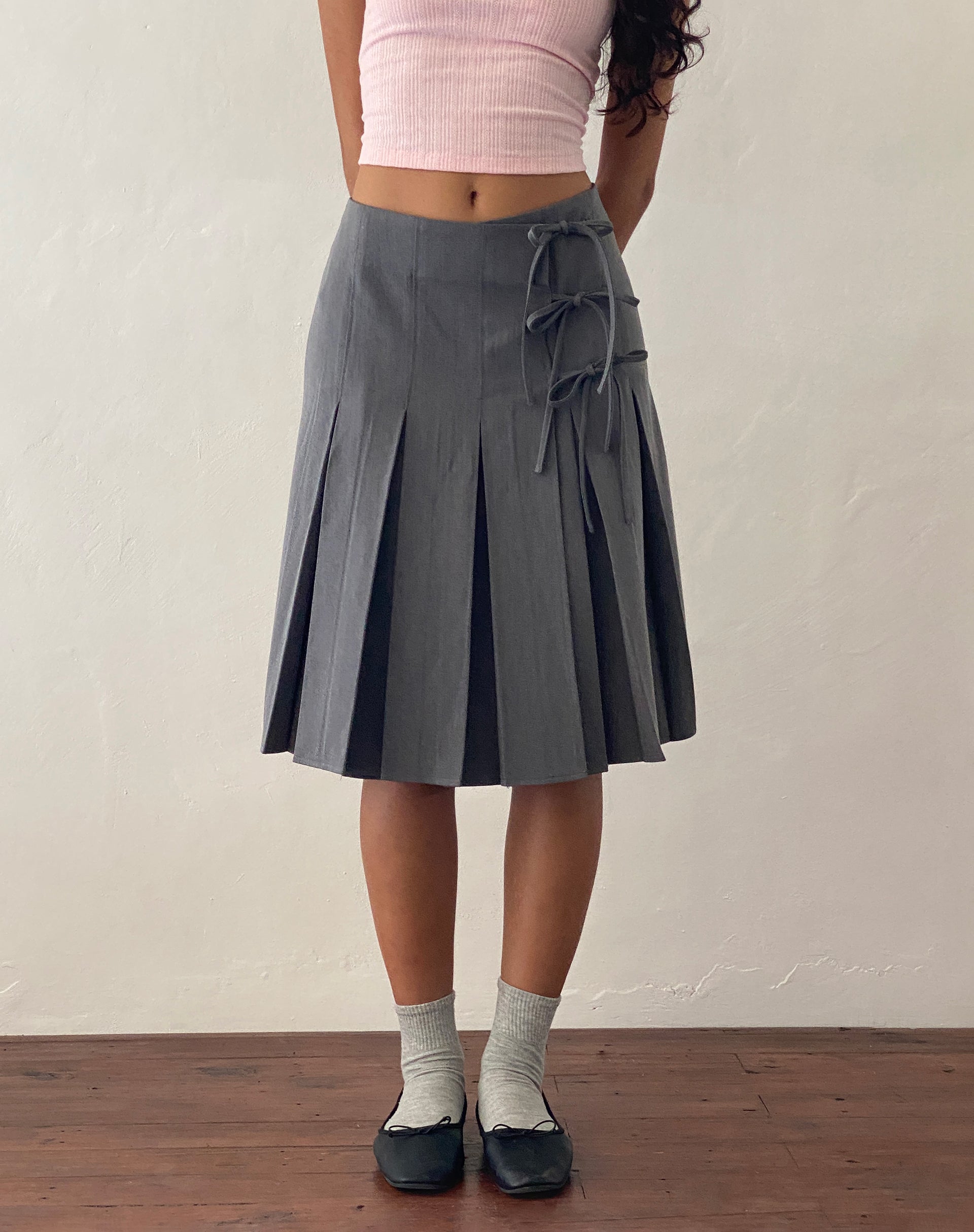 Charocal Tailoring Pleated Midi Skirt | Madelyn – motelrocks-com-us