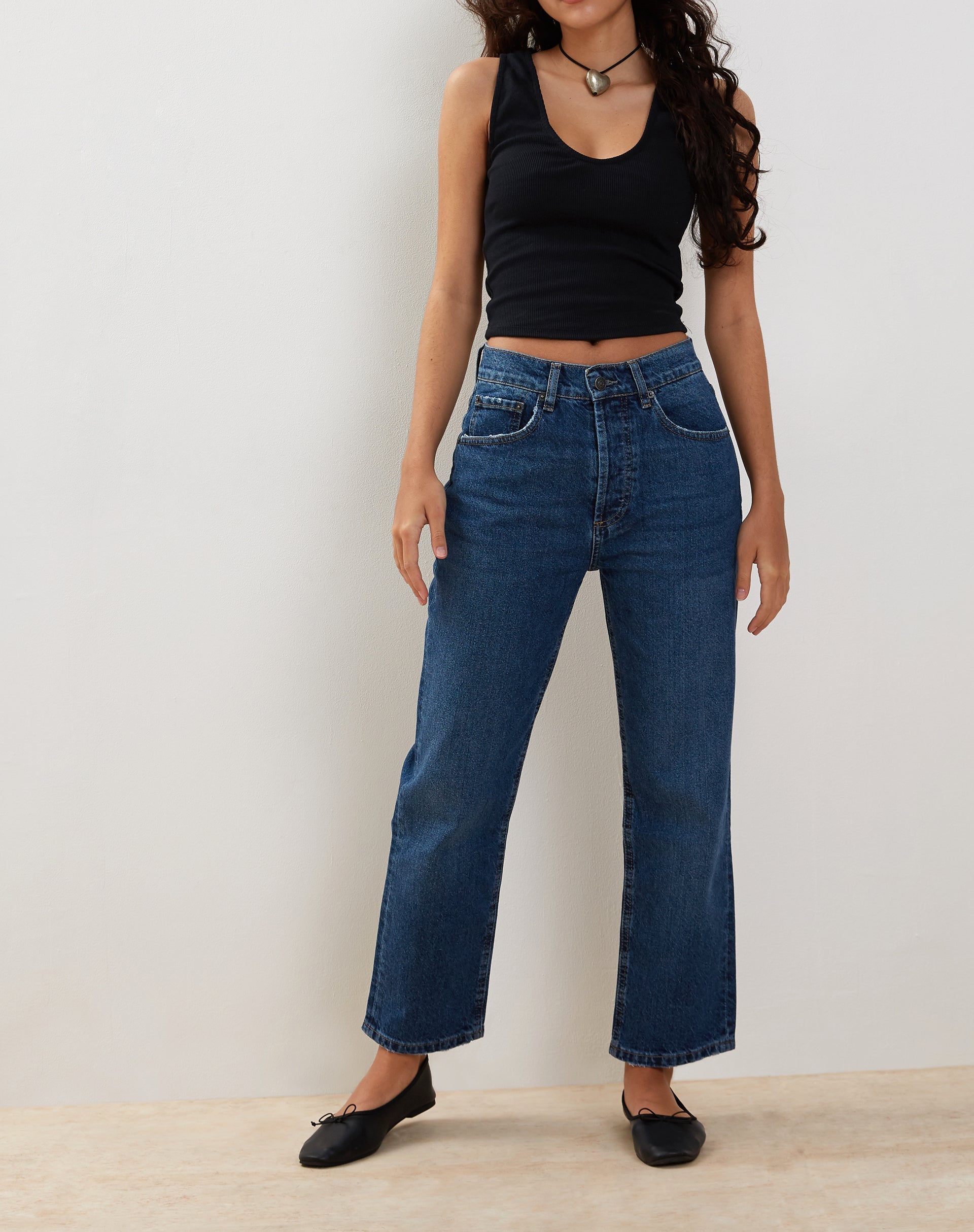 【RE RHEE】24SS WASHED DENIM STRAIGHT LEG JEANS BLUE It's Giving Trends Mid-Rise Straight Leg Denim Jeans | Windsor