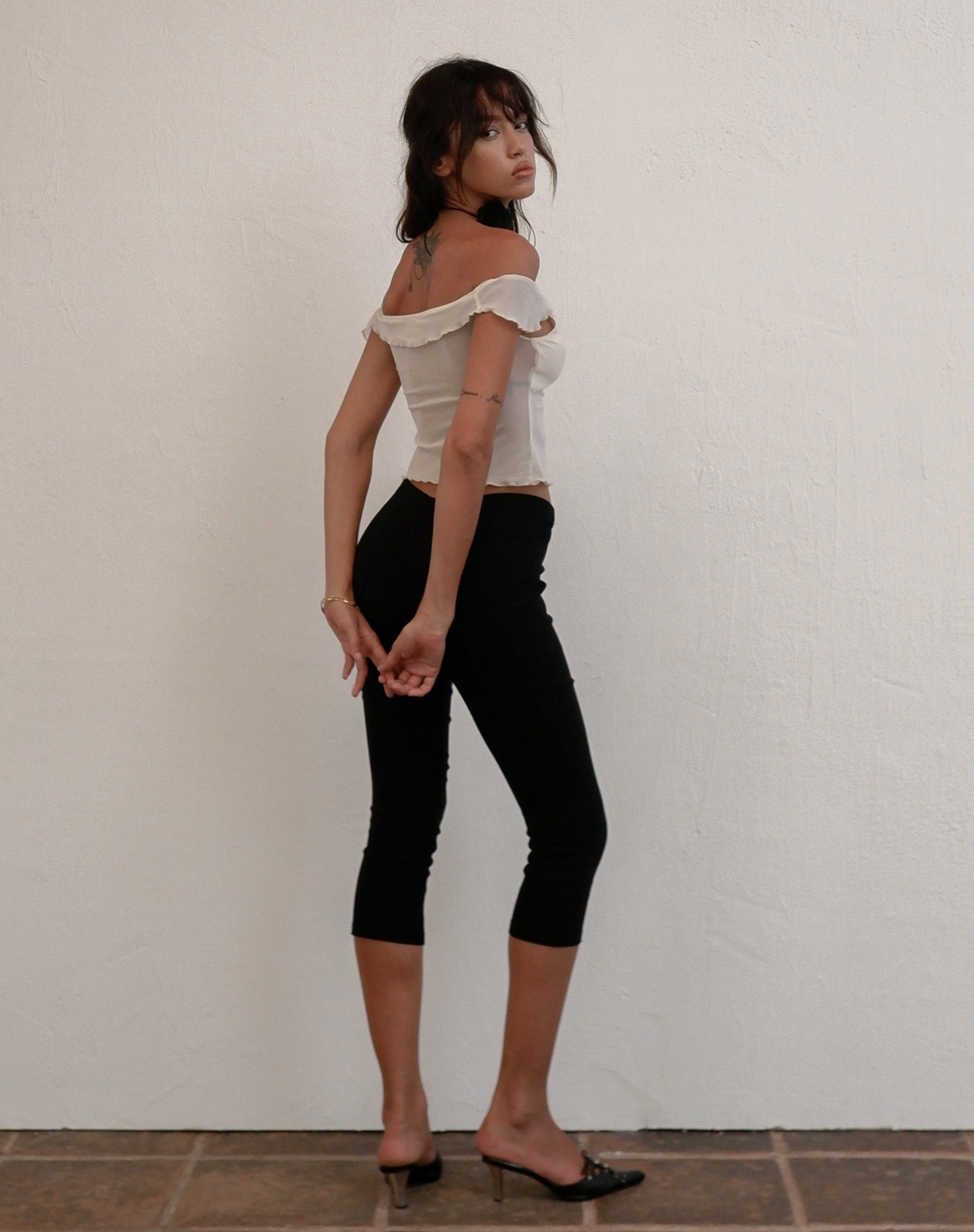 Asla Cropped Capri Trouser in Stretch Tailoring Black