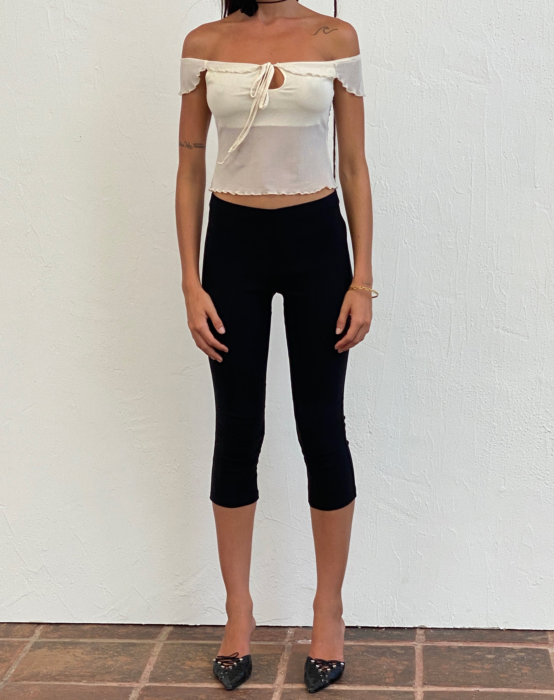 Image of Asla Cropped Capri Trouser in Stretch Tailoring Black