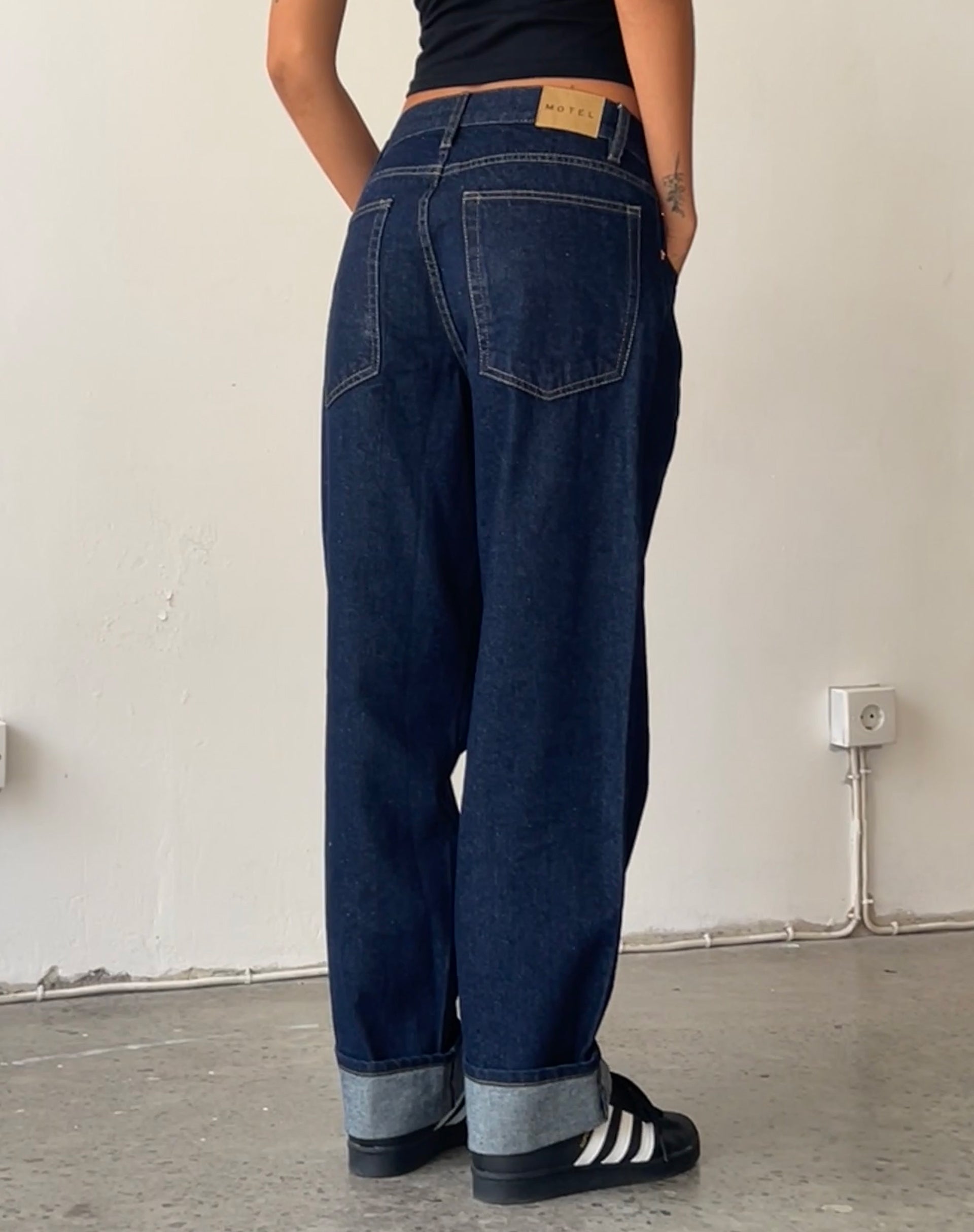Oversized Dad Low Rise Jeans in Dark Rinse
