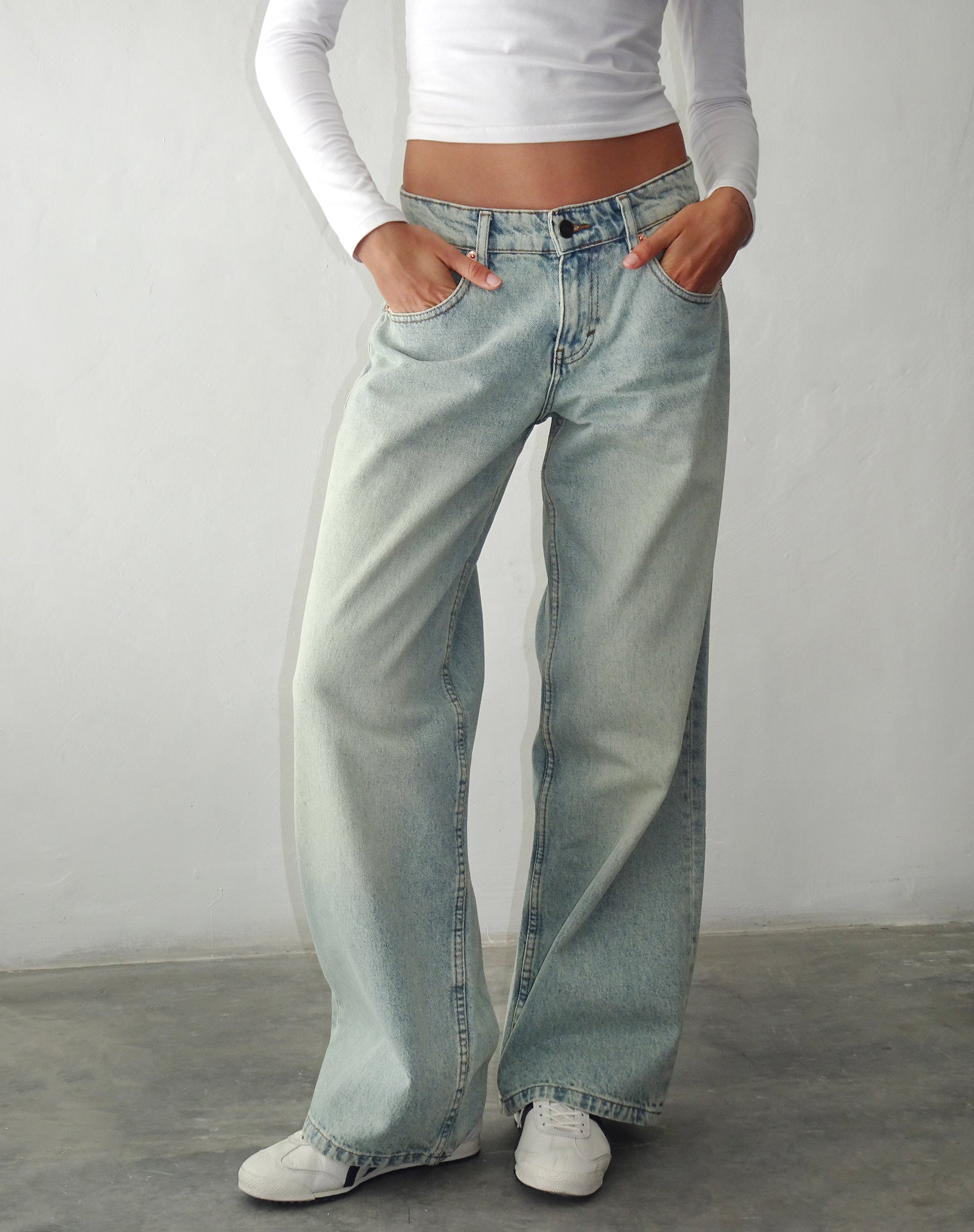 Super Bleach Wash Low Rise motelrocks-com-us Roomy – Jeans 