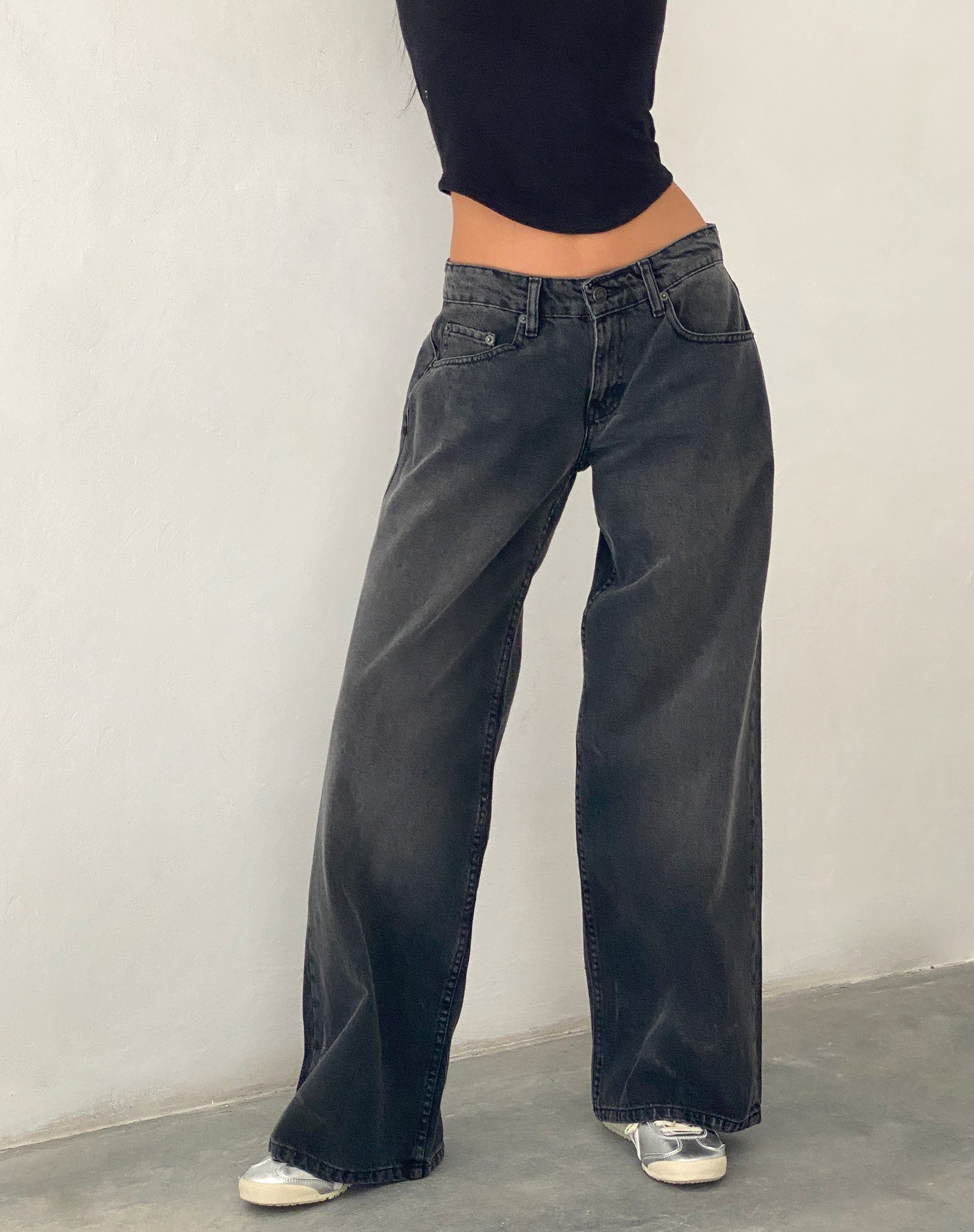 Low rise dark wash baggy jeans Outlet