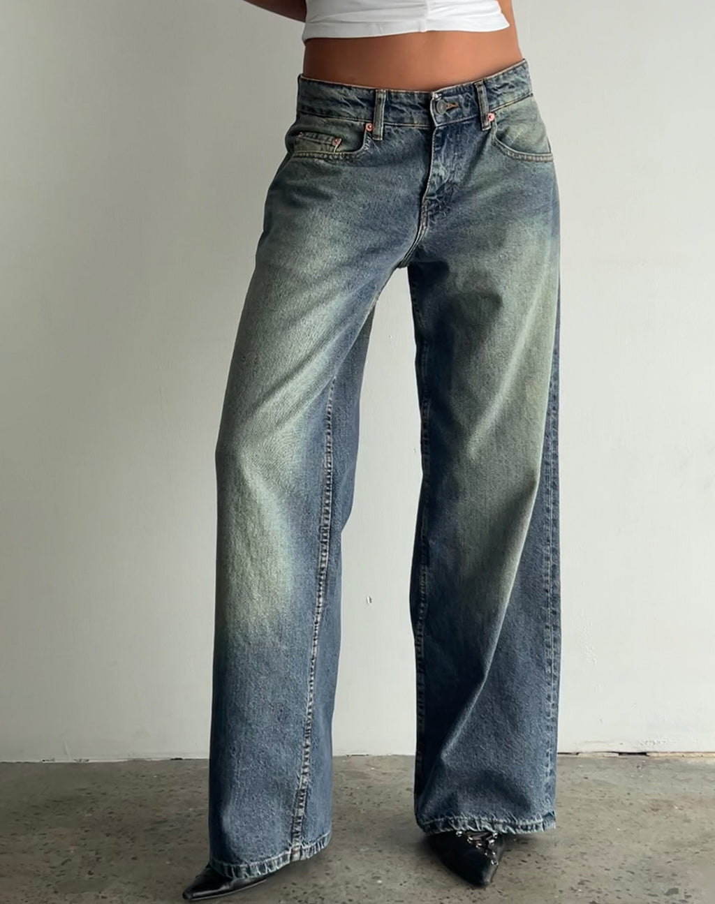 Cincine - Low Rise Washed Ruched Wide Leg Jeans