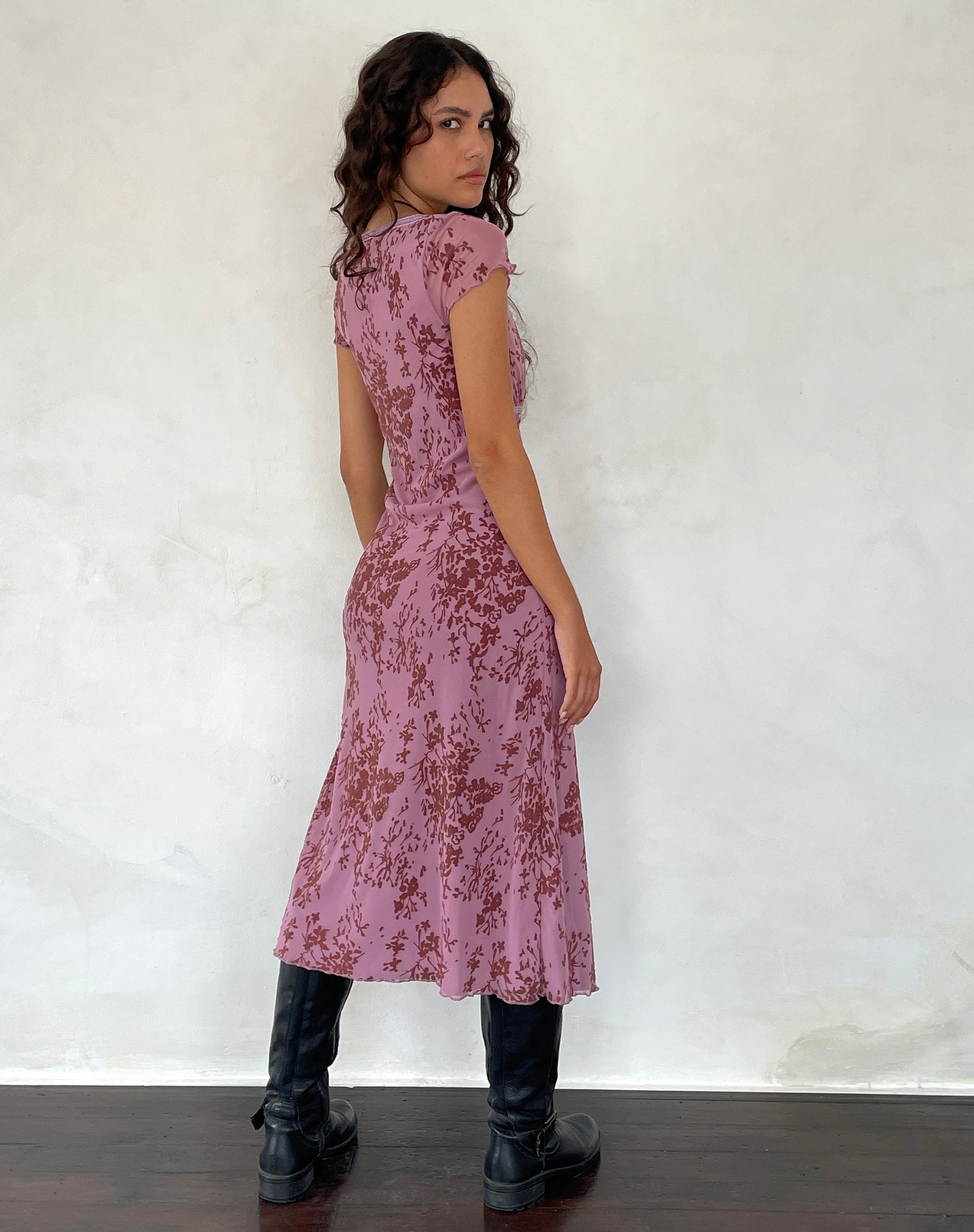 Image of Vilinia Midi Dress in Abstract Botanic Mauve