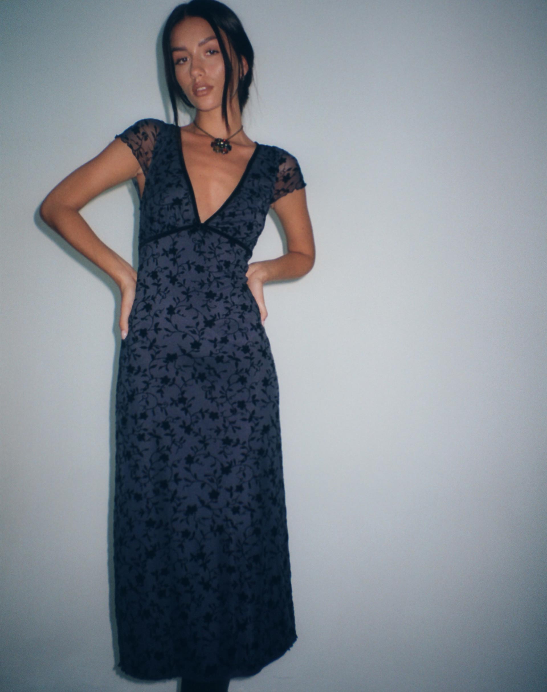 Motel vilinia flocked midi dress in Black Motel vilinia flocked midi dress in Black