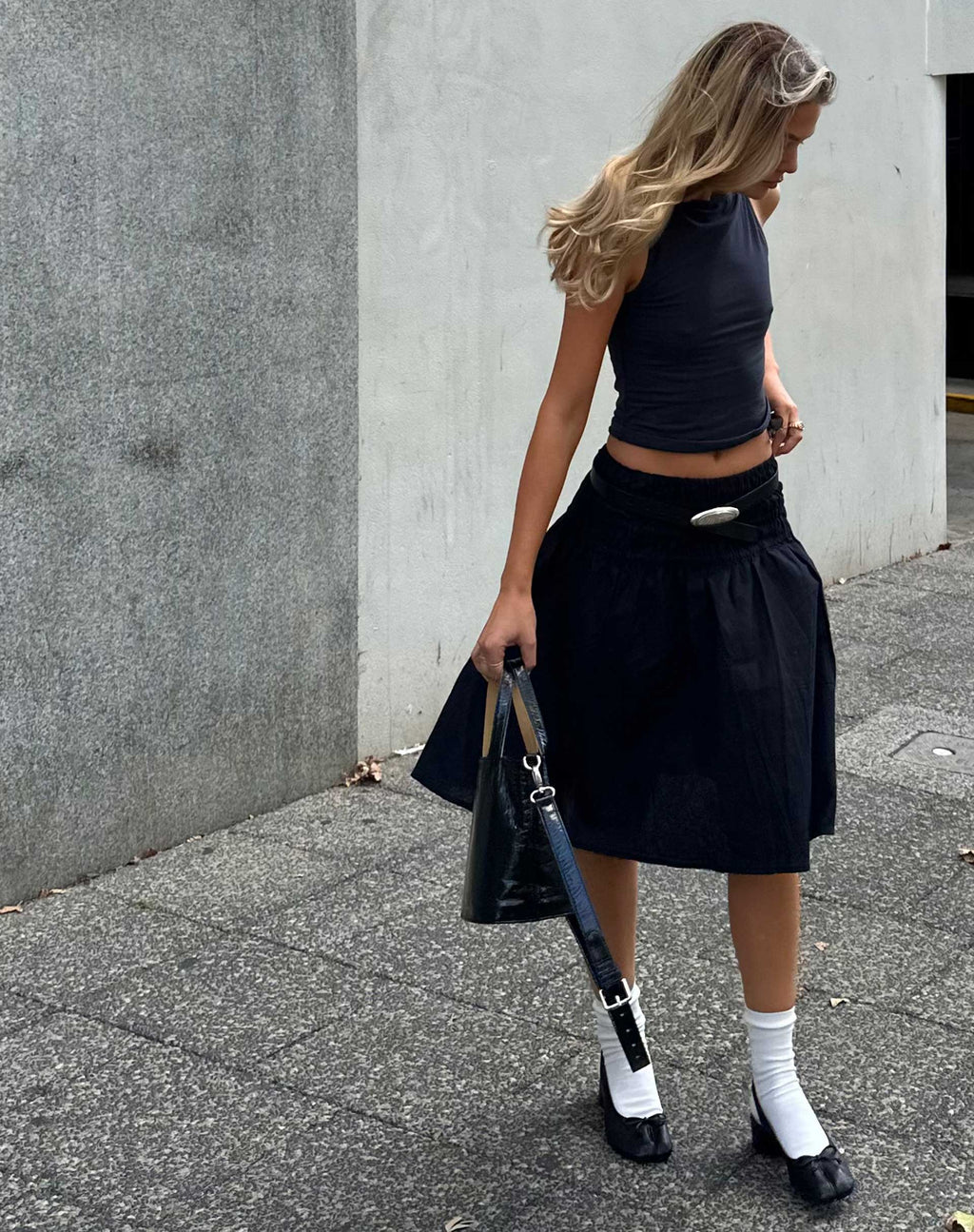 MOTEL X JACQUIE Neleta Shirred Waist Midi Skirt in Black
