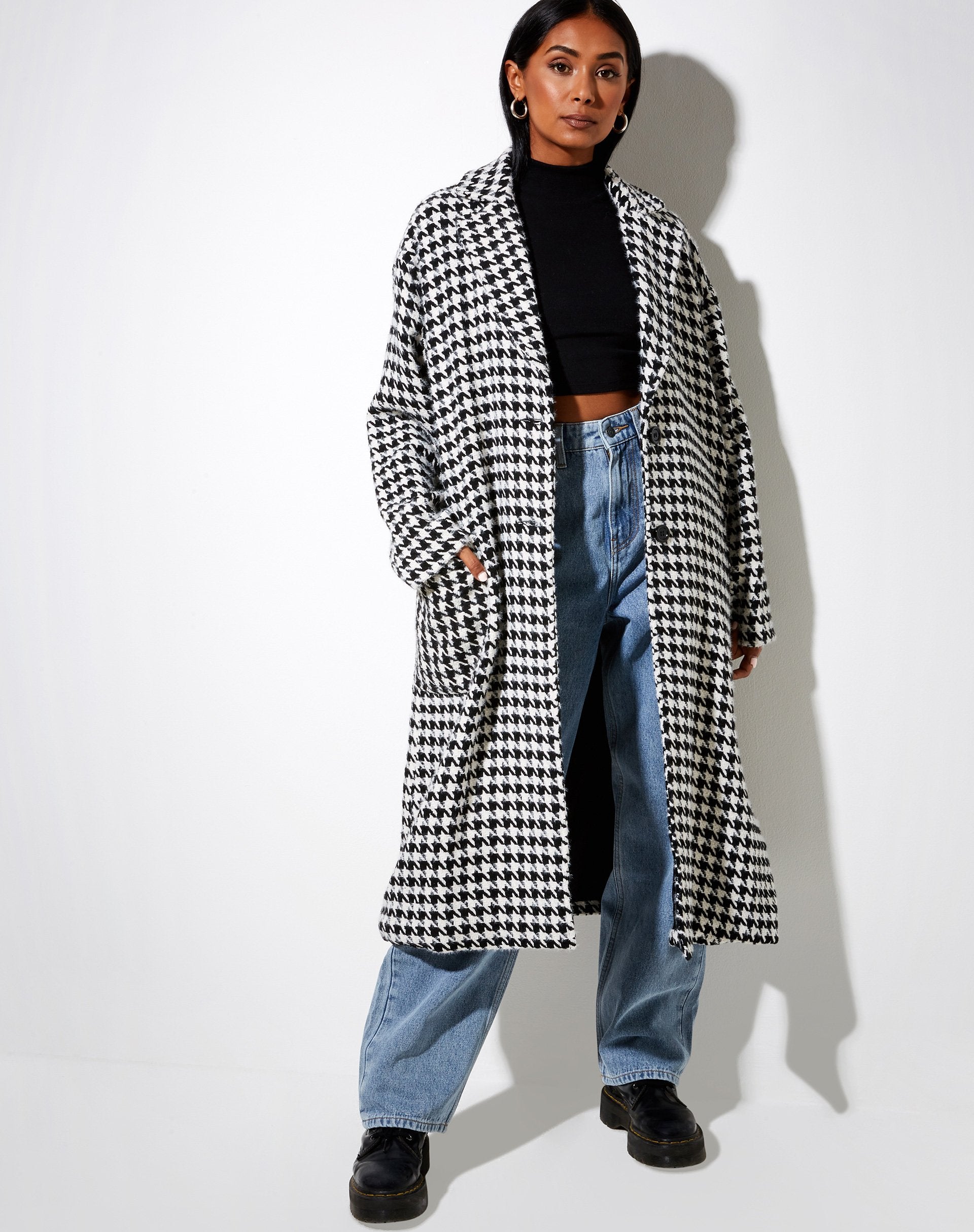 Image of Duster Coat in Houndstooth Black and White