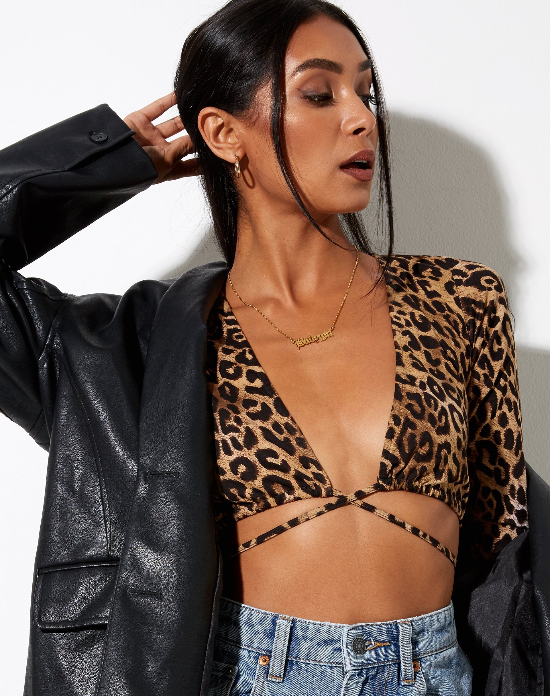 Plunge Long Sleeve Leopard Print Crop Top | Lieneva – motelrocks