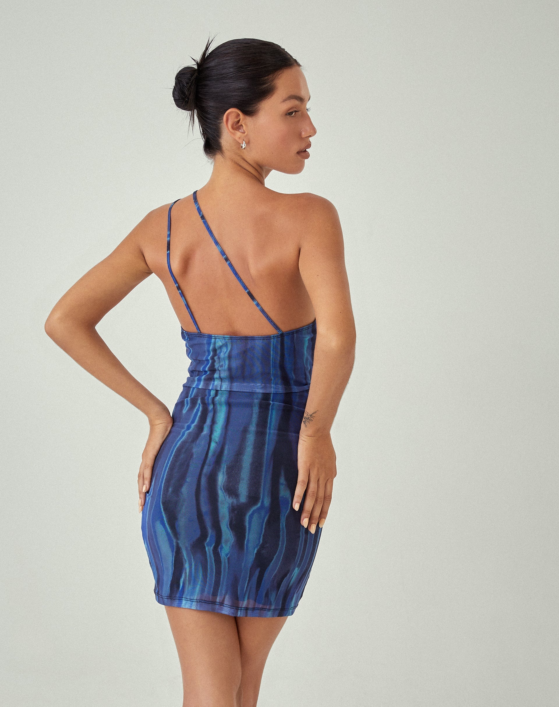 blue motel dress MOTEL X JACQUIE Flo Midi Dress in Lumen Mesh Blue