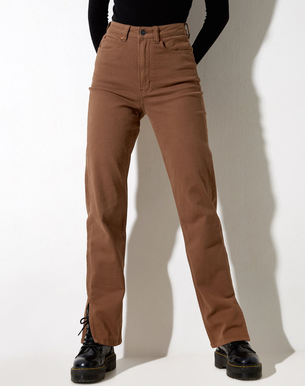 Straight Leg Jeans in Rich Brown