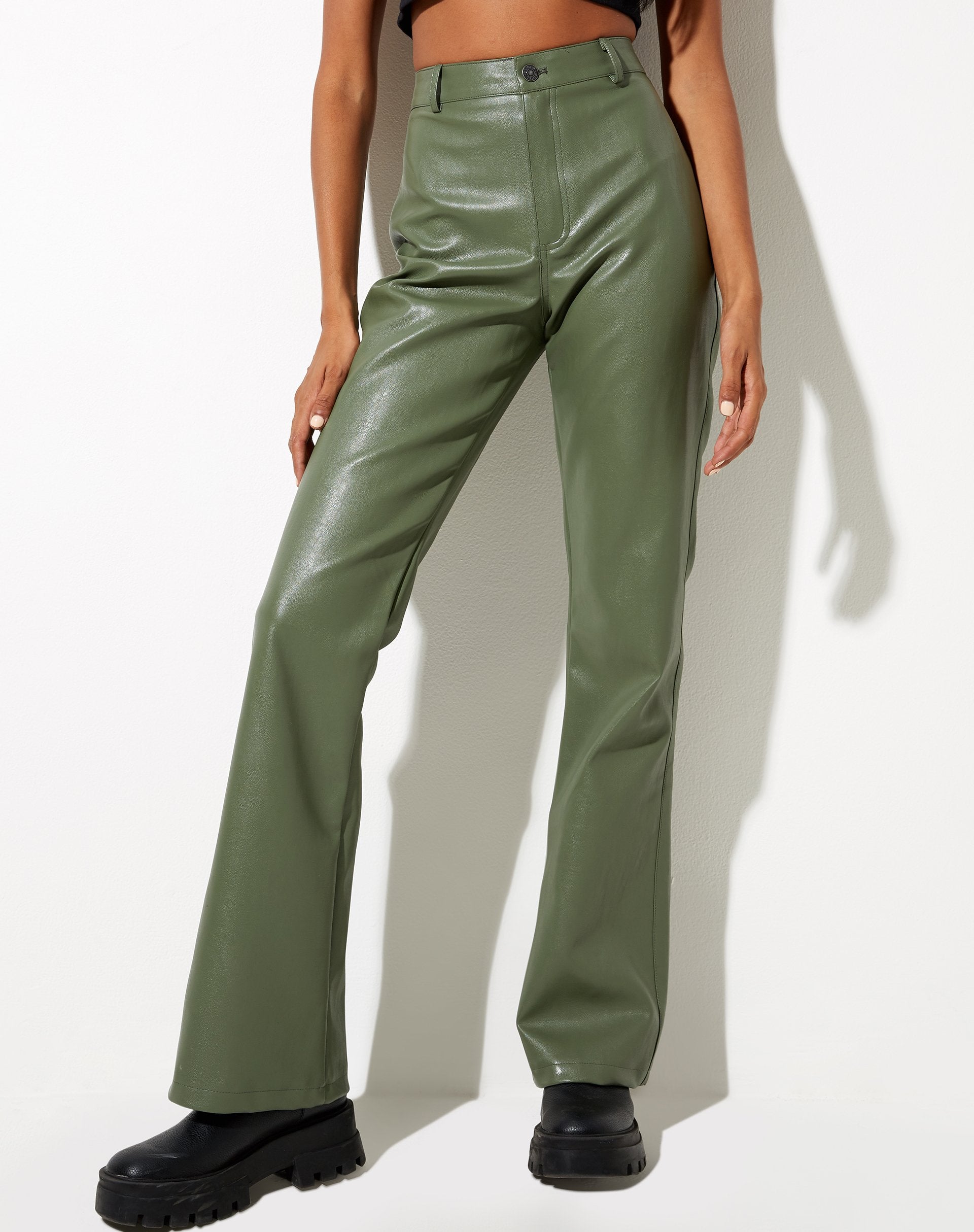 Zoven Flare Trouser in Pu Green
